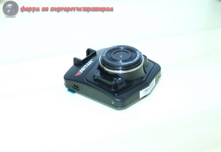 obzor byudzhetnogo videoregistratora artway av 513 9