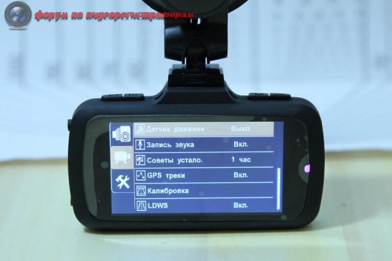 obzor videoregistratora intego kite 7