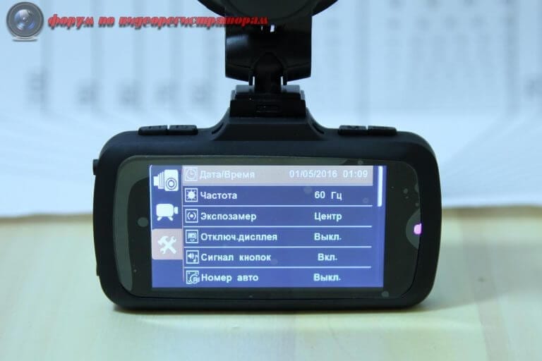 obzor videoregistratora intego kite 8