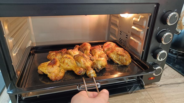 Готовим вкусные пирожки и мясо в мини-печи Olto MO-4801C: компактно, просто и удобно