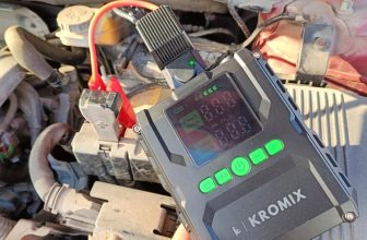 Пуско-зарядное устройство Kromix Restarter для автомобиля: встроенный компрессор, фонарь и повербанк